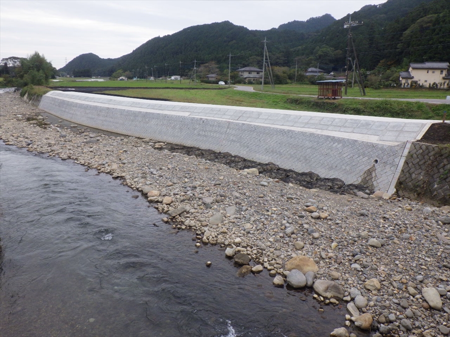 行川護岸工事施工写真